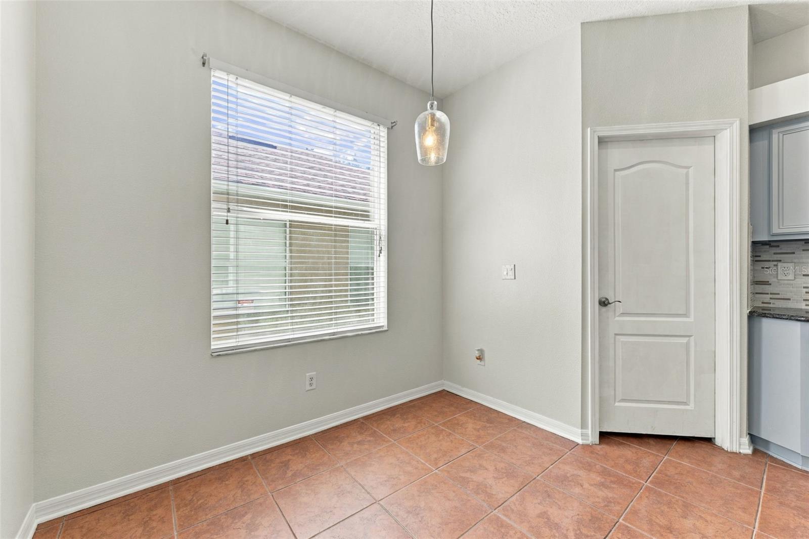 21916 WAVERLY SHORES LN — photo 15