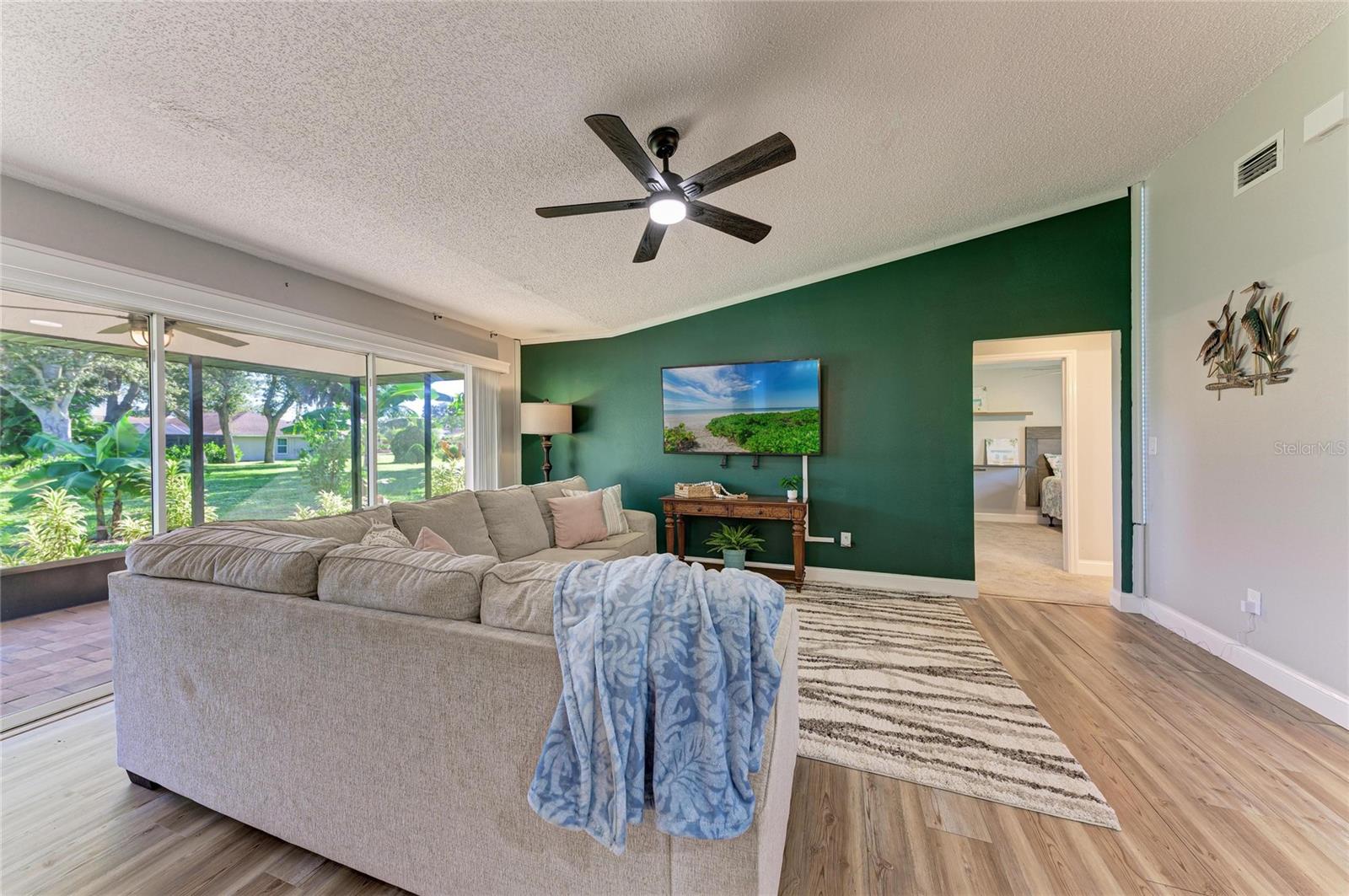 3200 MEADOW RUN DR — photo 8
