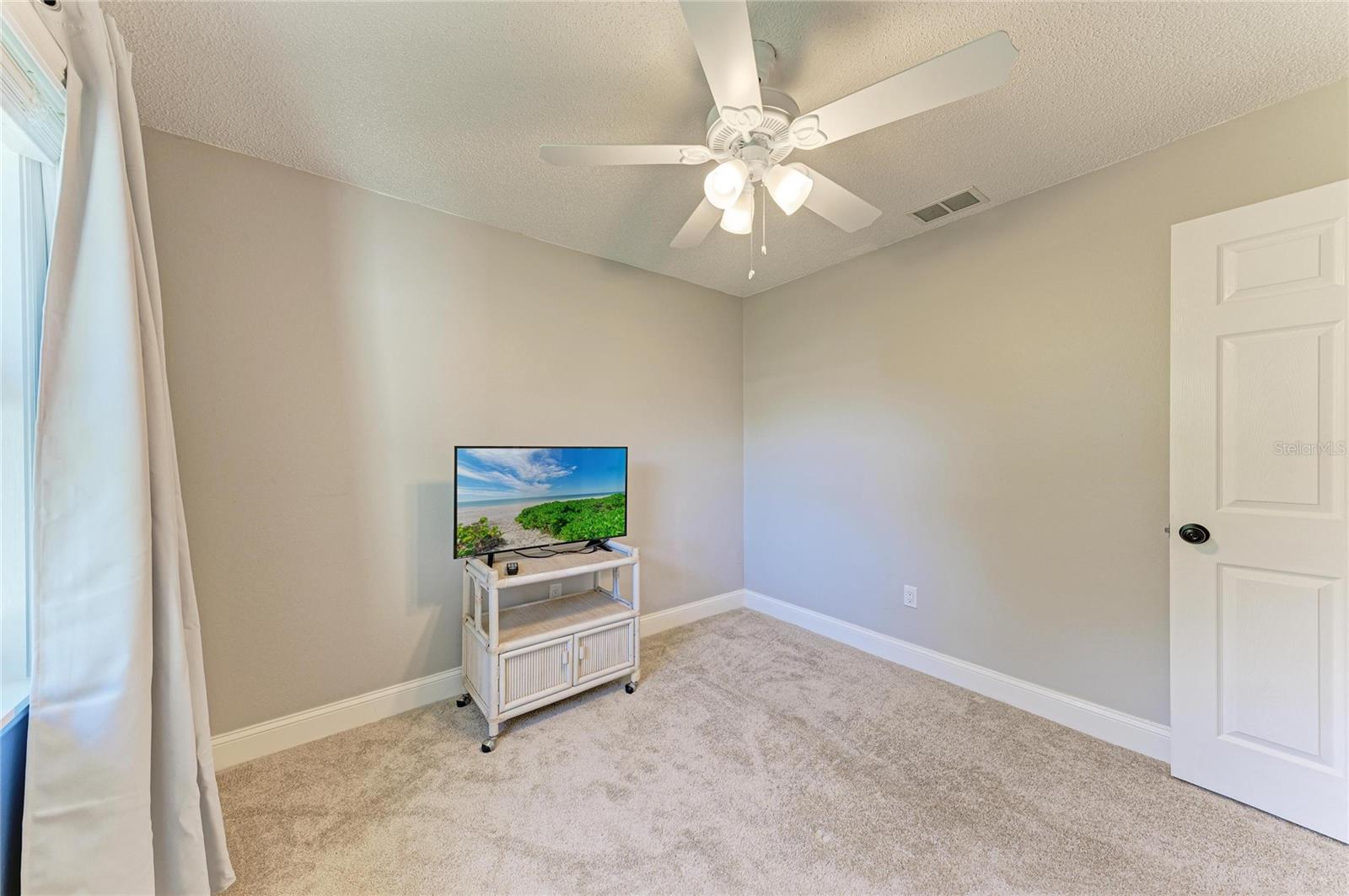 3200 MEADOW RUN DR — photo 25