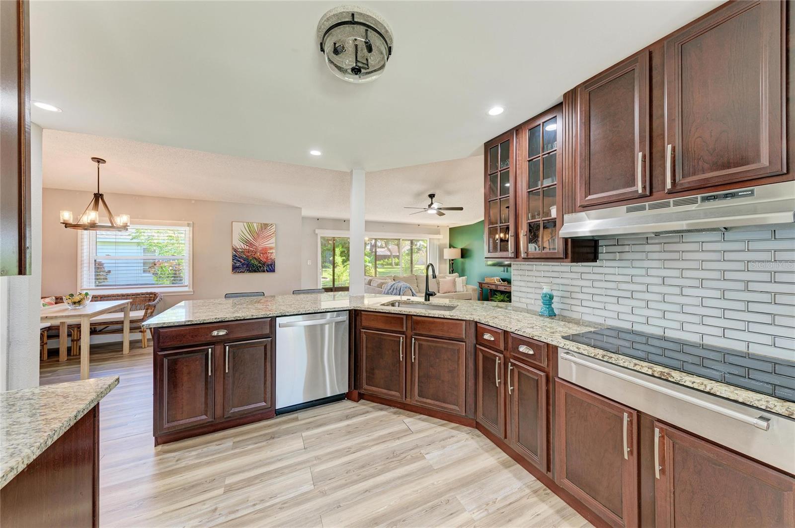 3200 MEADOW RUN DR — photo 17