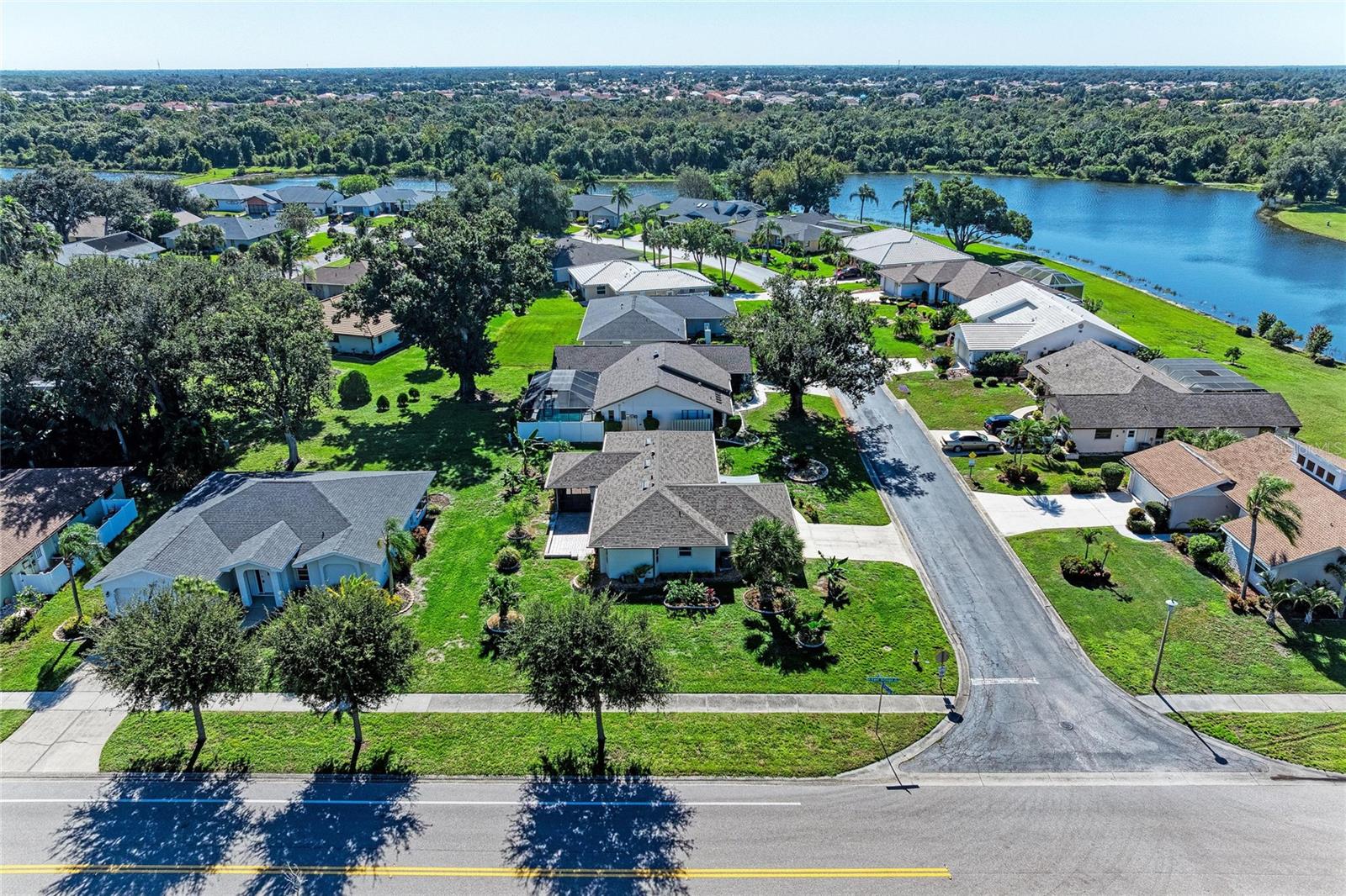 3200 MEADOW RUN DR — photo 44