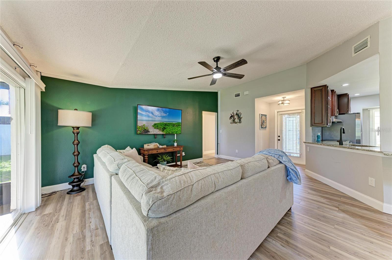 3200 MEADOW RUN DR — photo 10