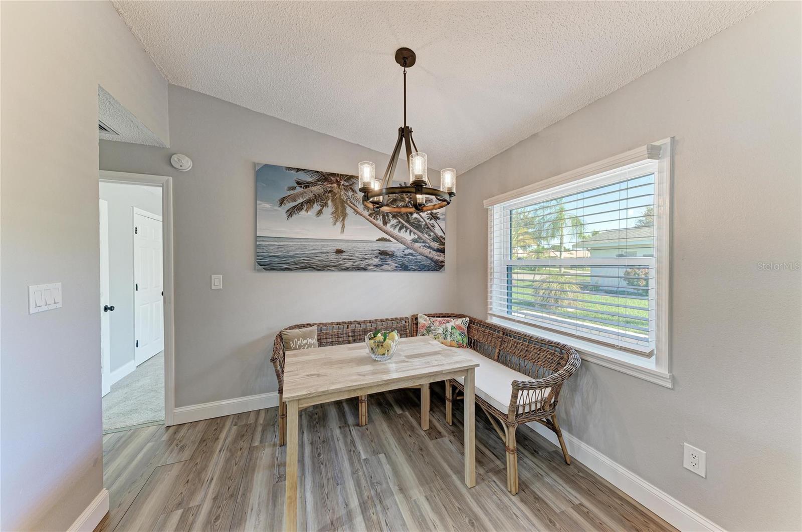 3200 MEADOW RUN DR — photo 18