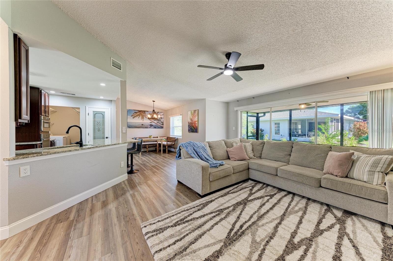 3200 MEADOW RUN DR — photo 9