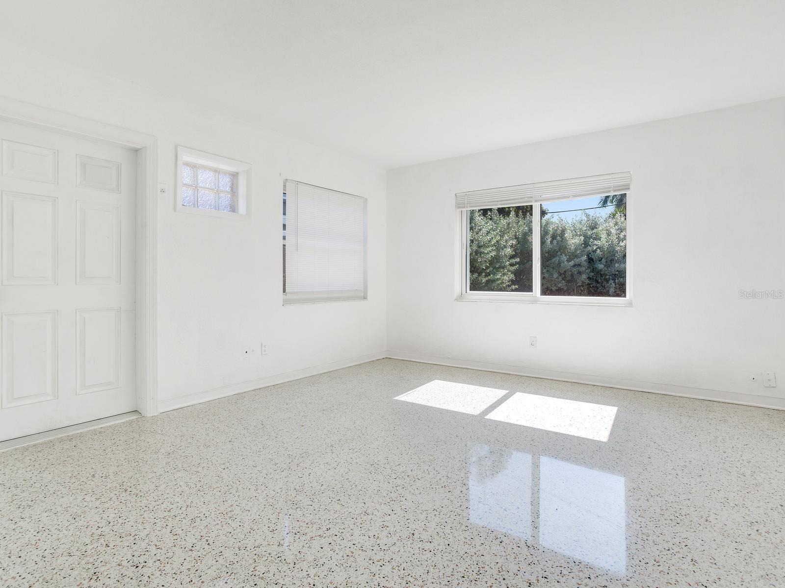 245 115TH AVE — photo 33