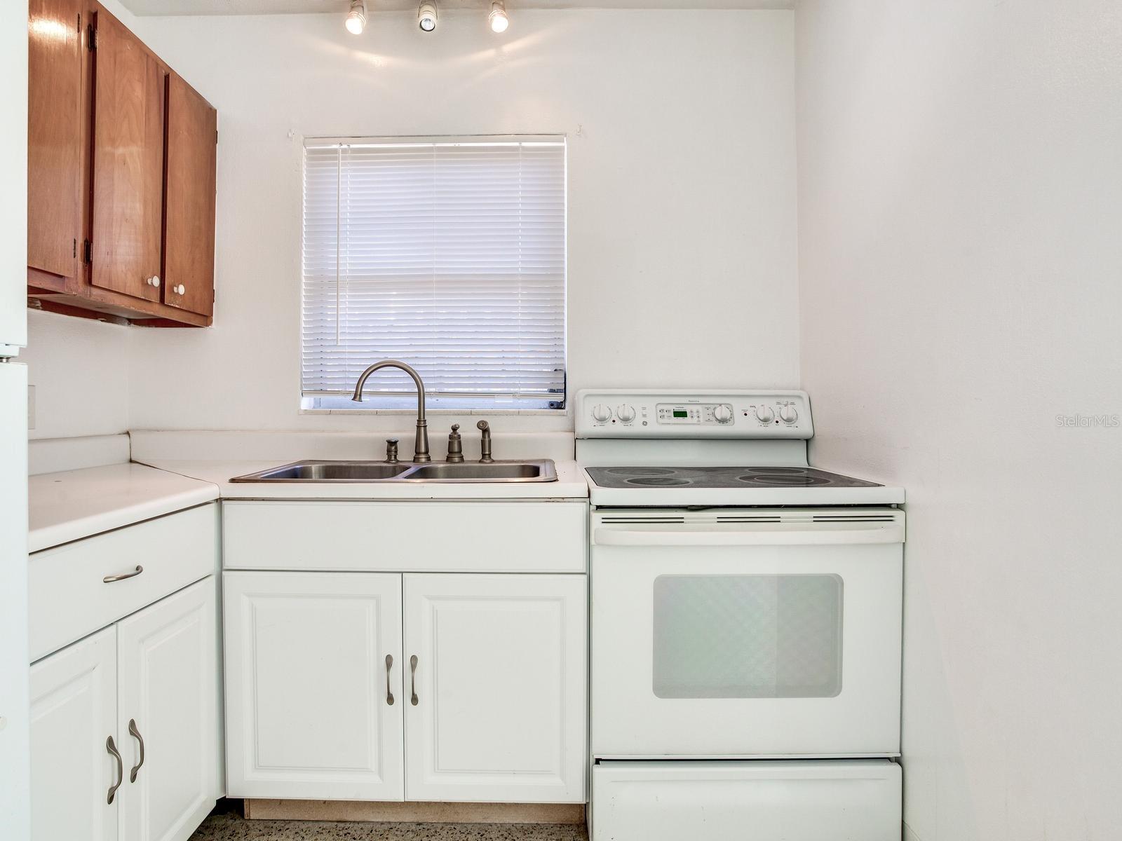 245 115TH AVE — photo 37