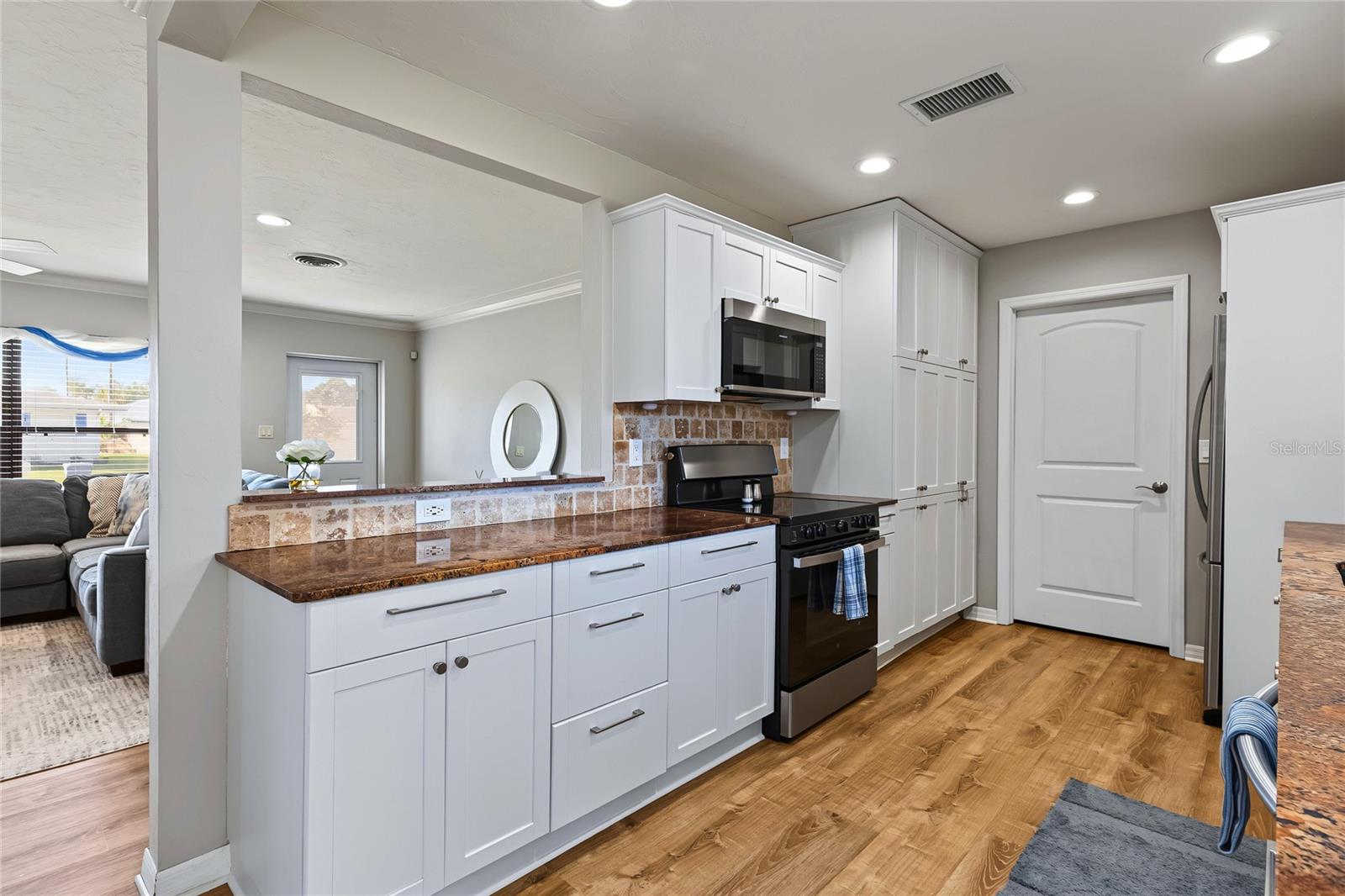 3013 JENNINGS DR — photo 11