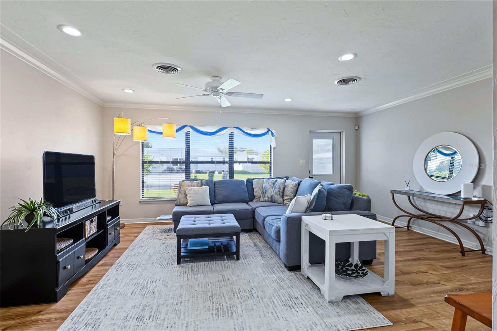 3013 JENNINGS DR — photo 3