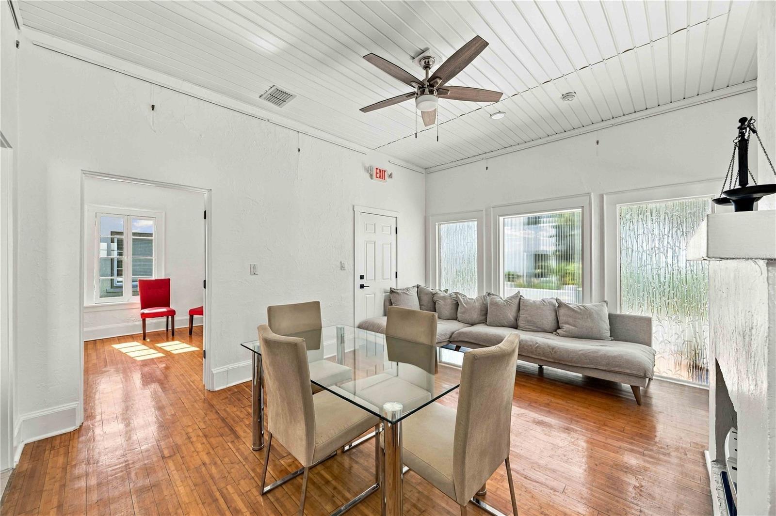 417 BURNS CT — photo 15