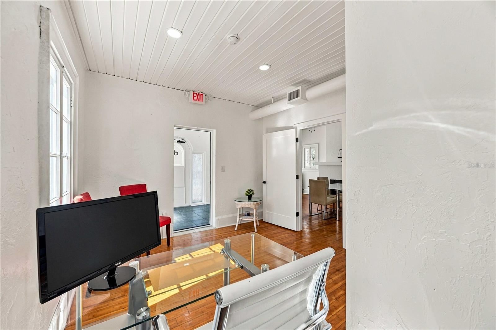 417 BURNS CT — photo 29