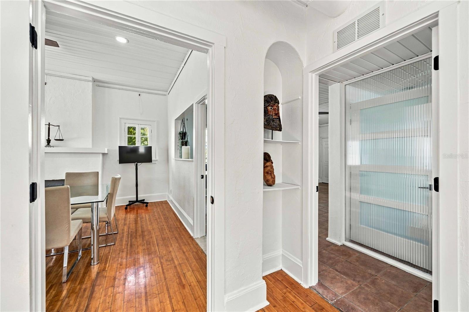 417 BURNS CT — photo 12