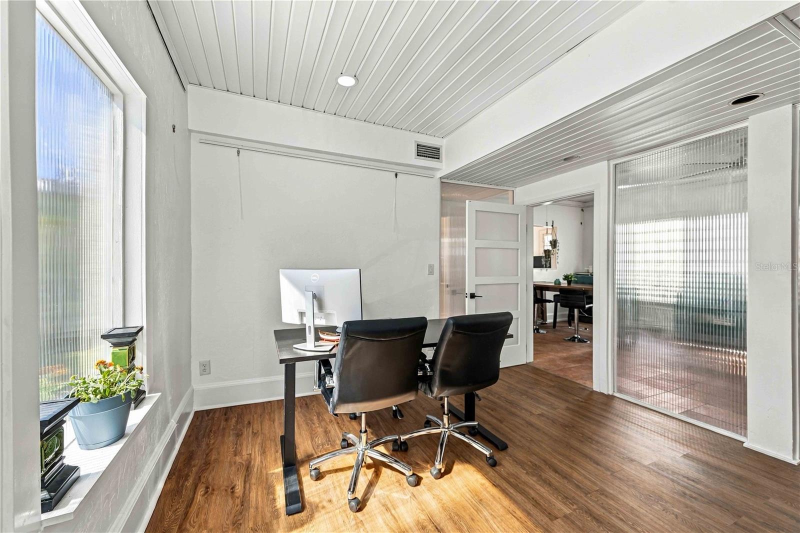 417 BURNS CT — photo 34