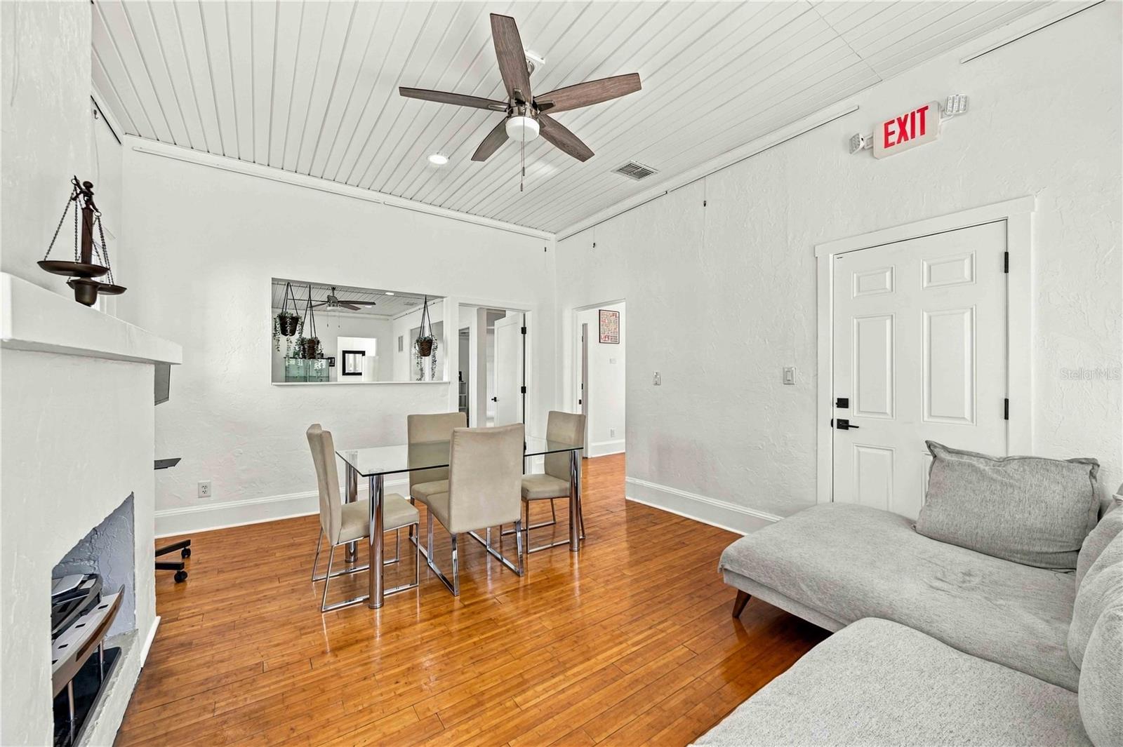 417 BURNS CT — photo 16