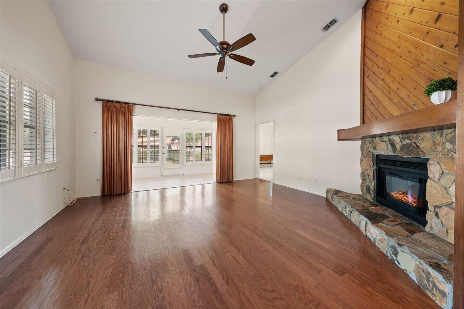 3160 JADEMOOR CIR — photo 4