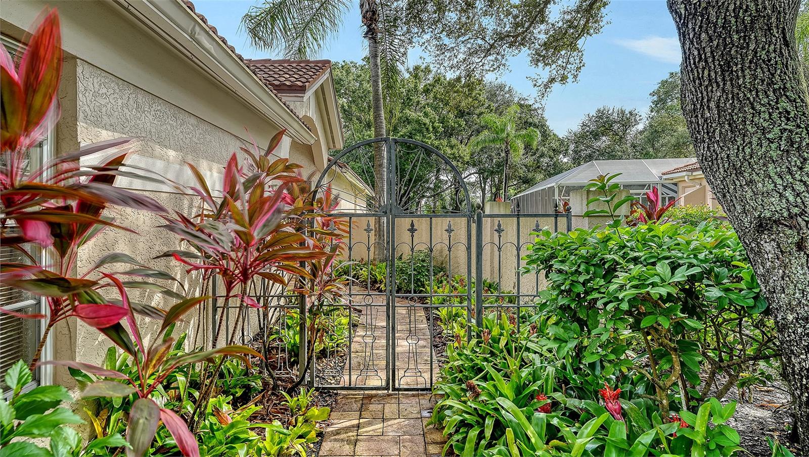 3944 LYNDHURST CT — photo 8