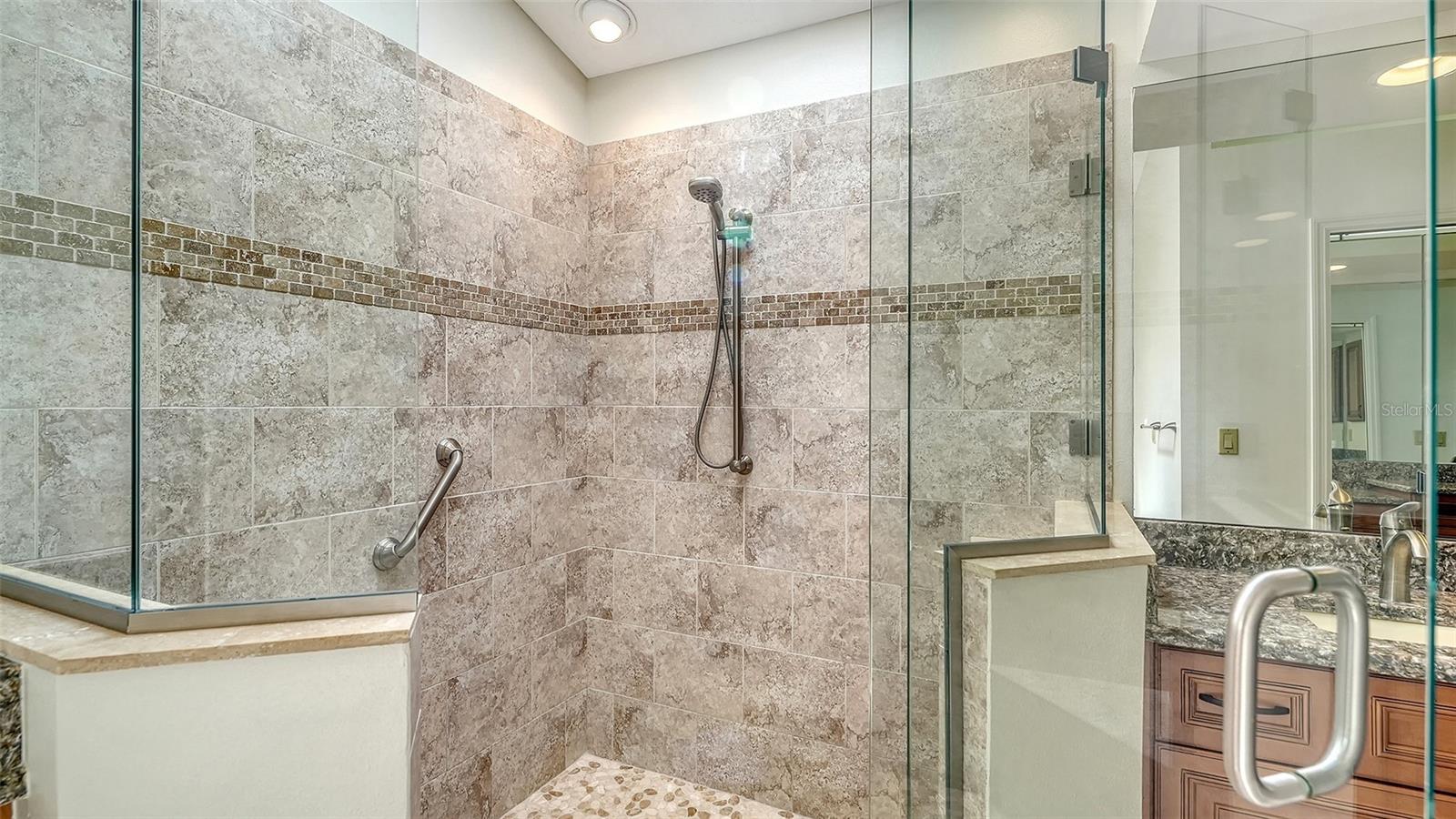 3944 LYNDHURST CT — photo 16