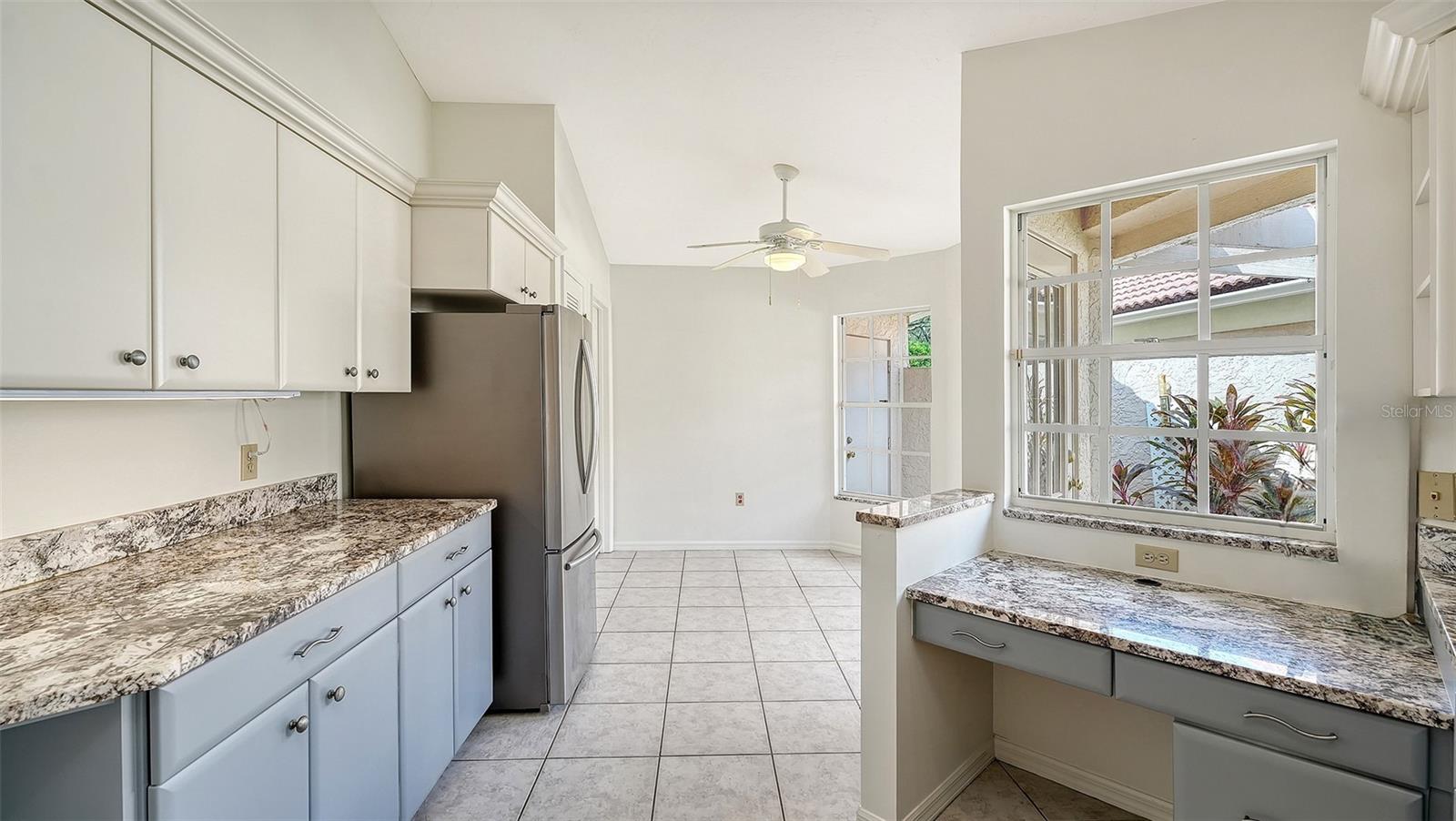 3944 LYNDHURST CT — photo 10