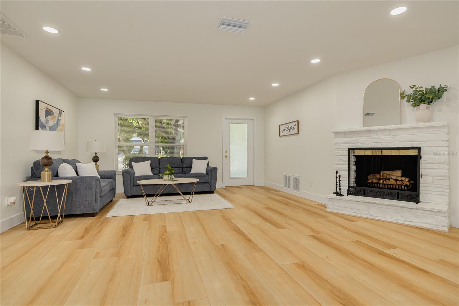 1479 S EVERGREEN AVE — photo 6