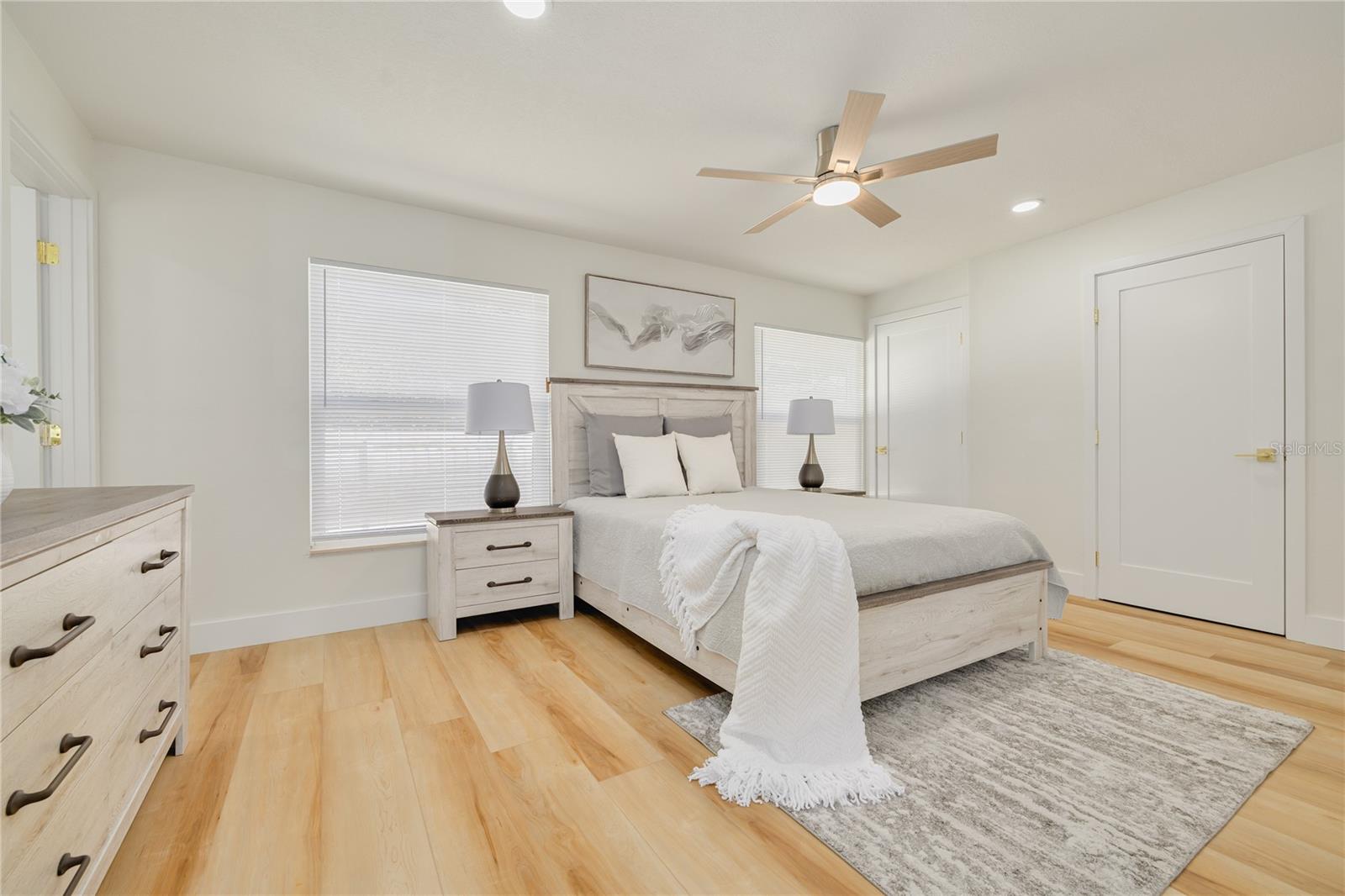 1479 S EVERGREEN AVE — photo 13