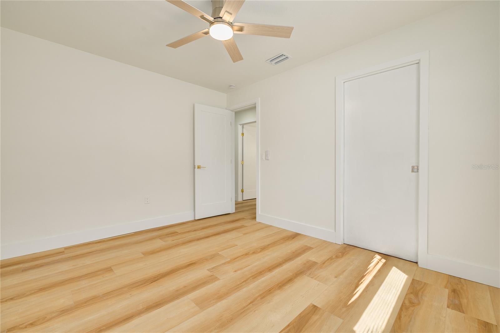 1479 S EVERGREEN AVE — photo 18