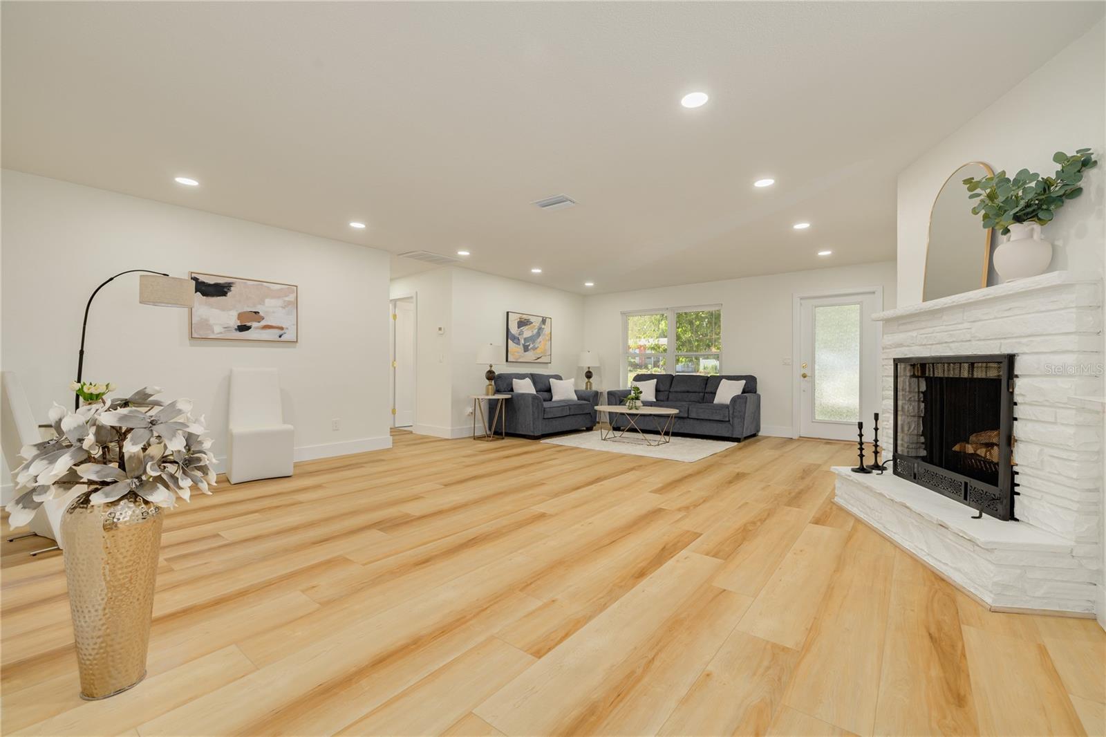 1479 S EVERGREEN AVE — photo 9