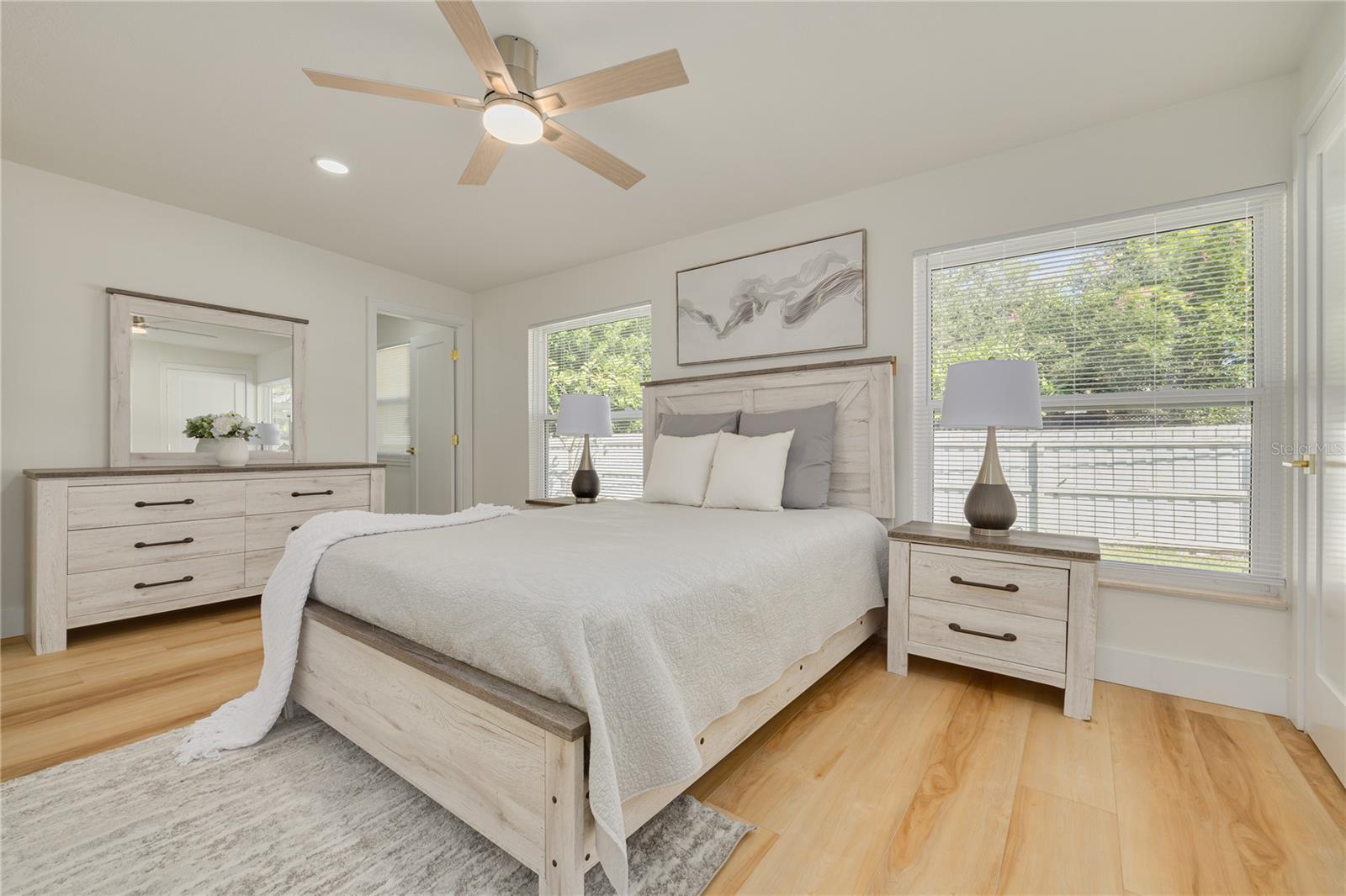 1479 S EVERGREEN AVE — photo 14
