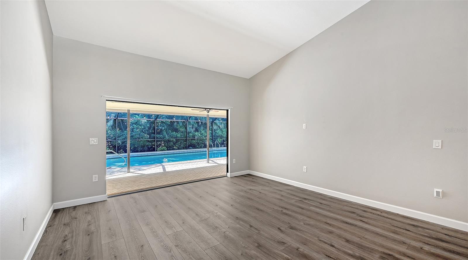 4409 OAK VIEW DR — photo 23