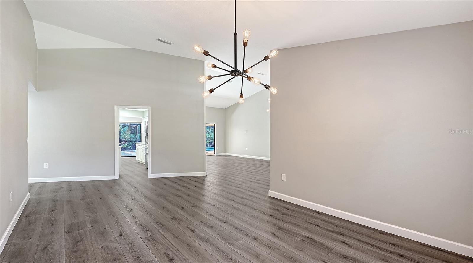 4409 OAK VIEW DR — photo 13