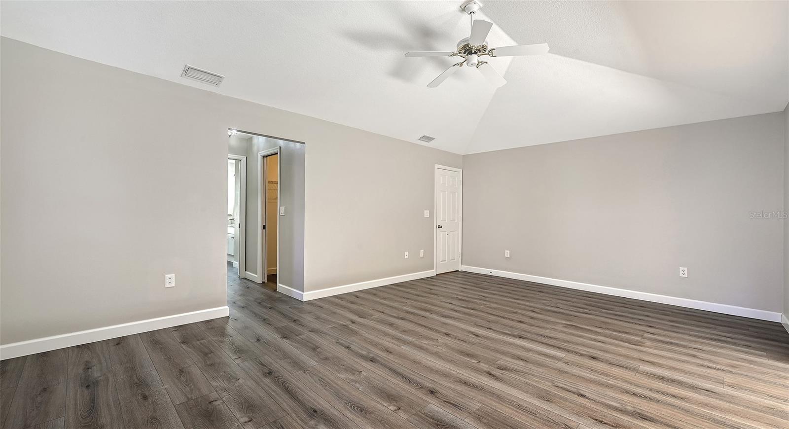 4409 OAK VIEW DR — photo 31