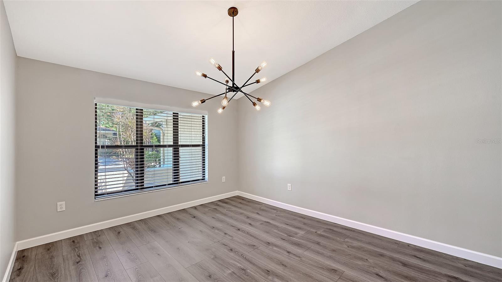 4409 OAK VIEW DR — photo 17