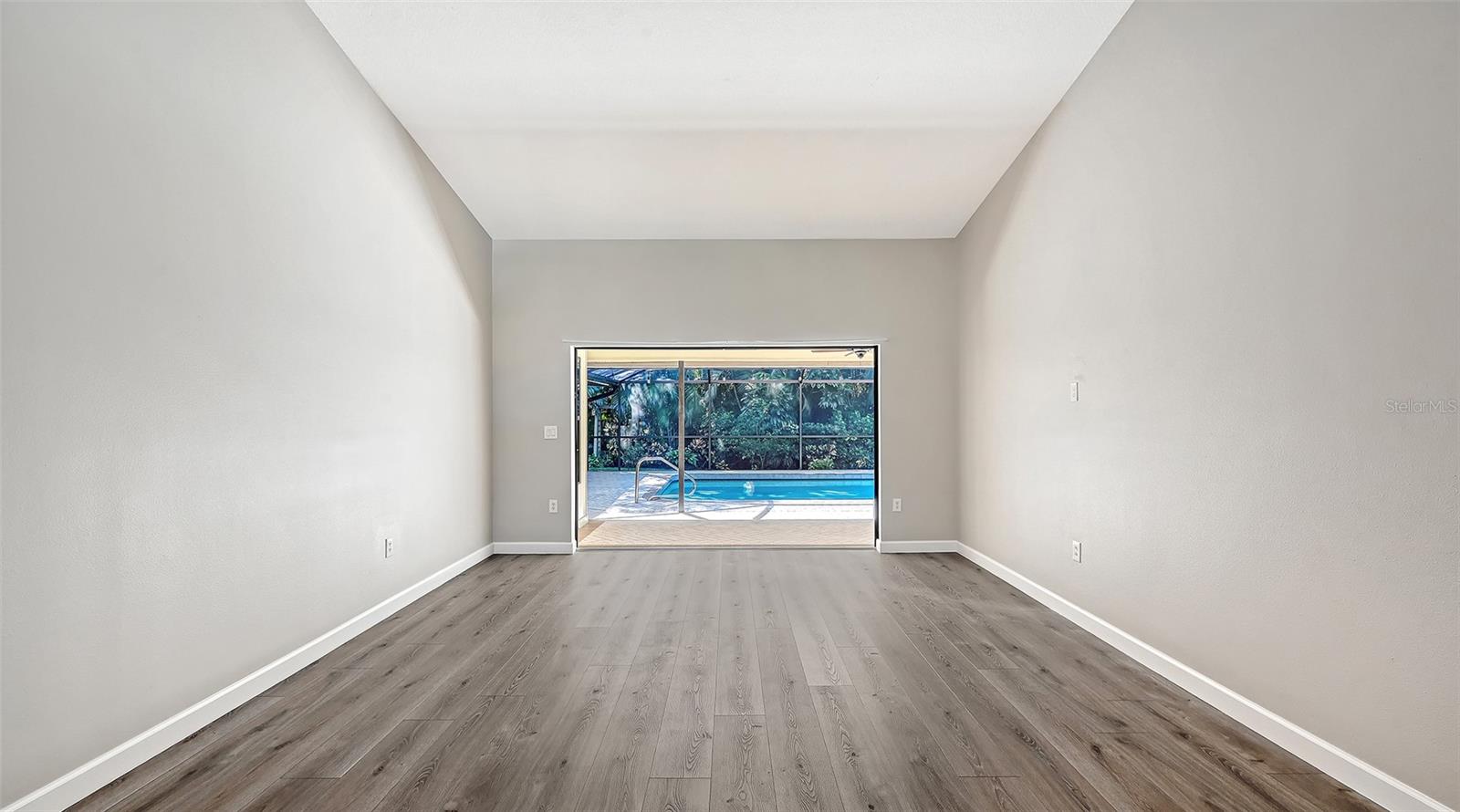 4409 OAK VIEW DR — photo 21