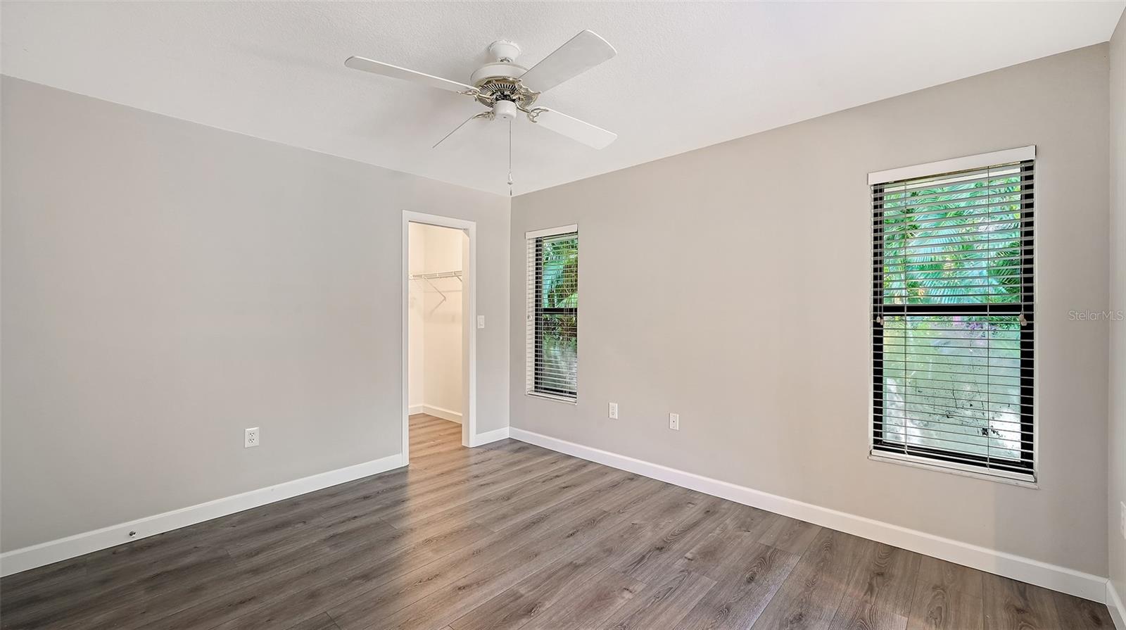 4409 OAK VIEW DR — photo 43