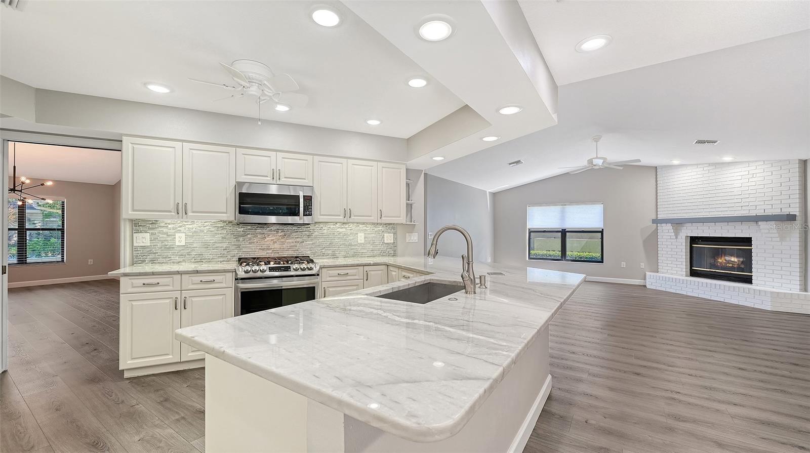 4409 OAK VIEW DR — photo 26