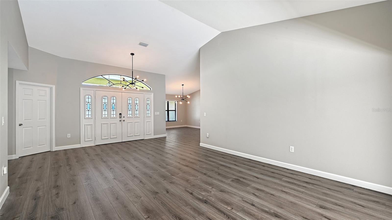 4409 OAK VIEW DR — photo 18