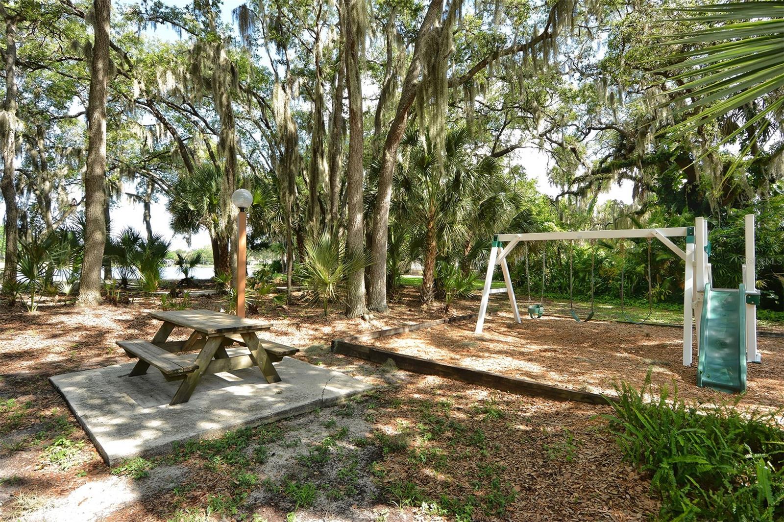 4409 OAK VIEW DR — photo 76