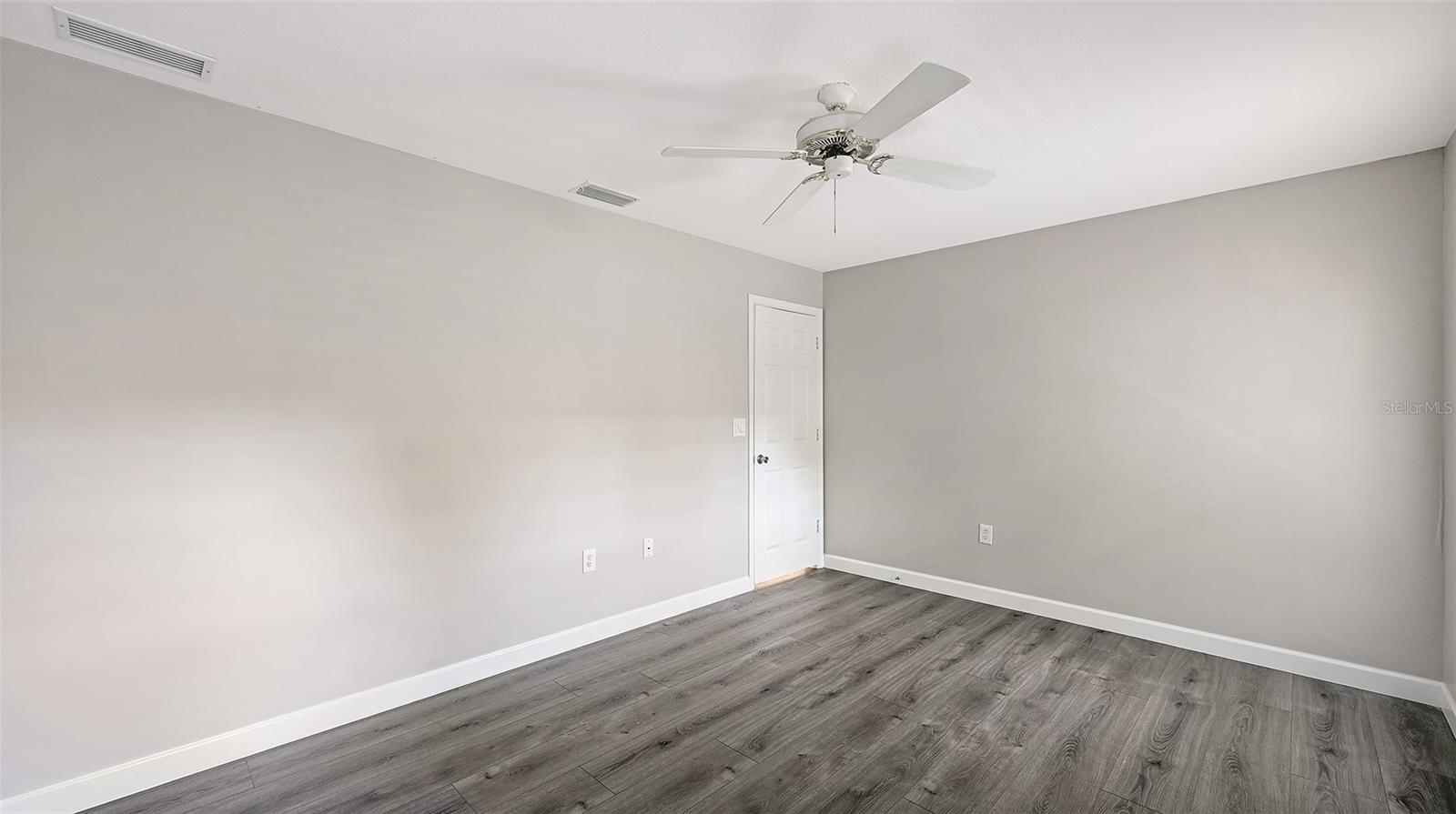4409 OAK VIEW DR — photo 37