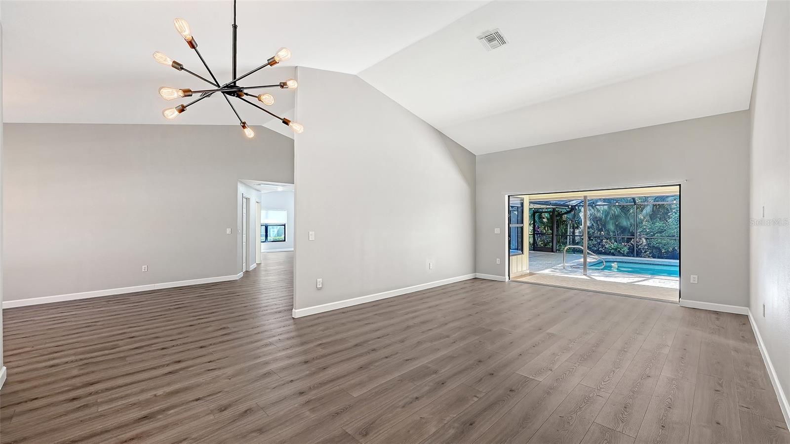 4409 OAK VIEW DR — photo 20