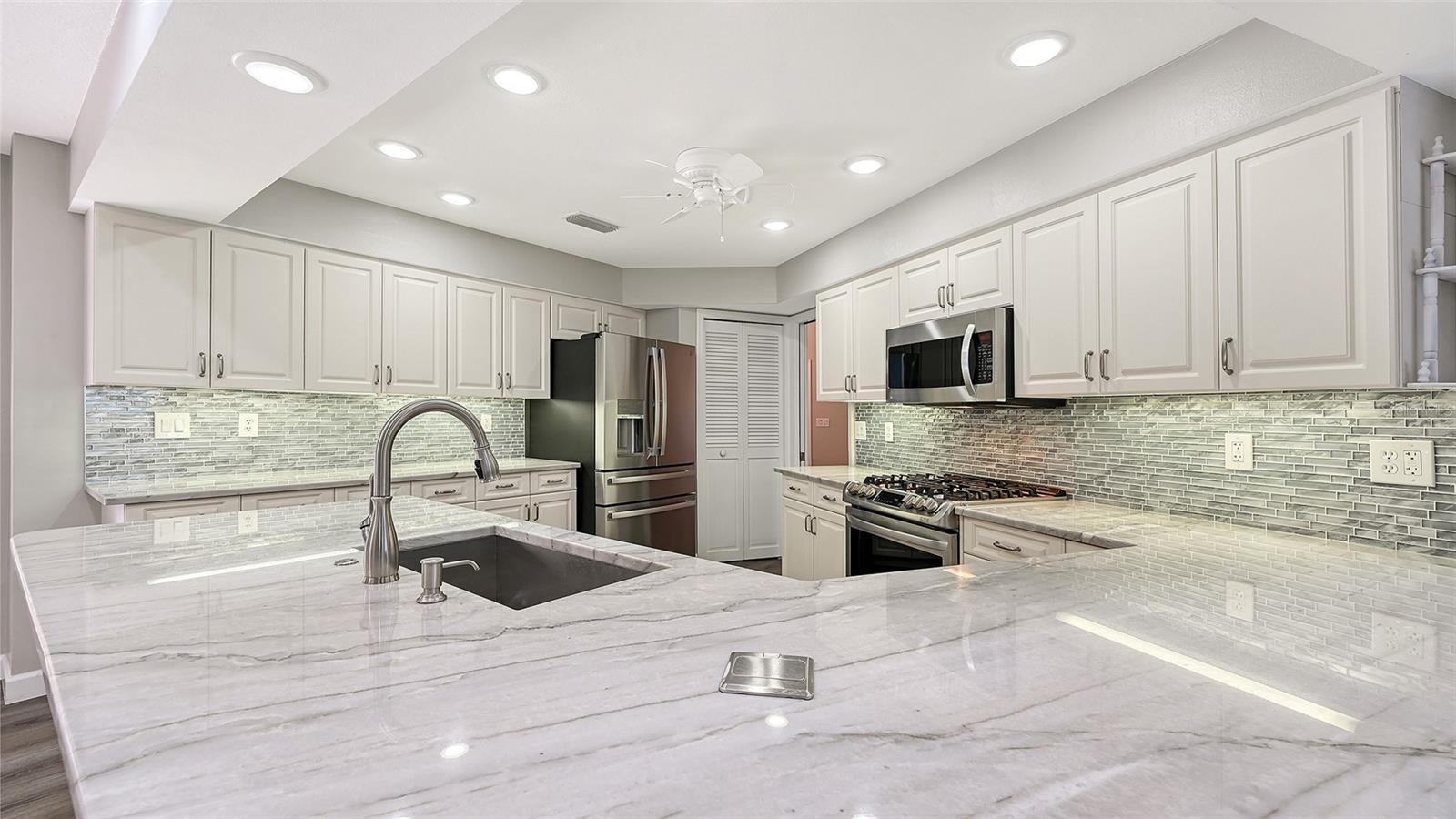 4409 OAK VIEW DR — photo 25