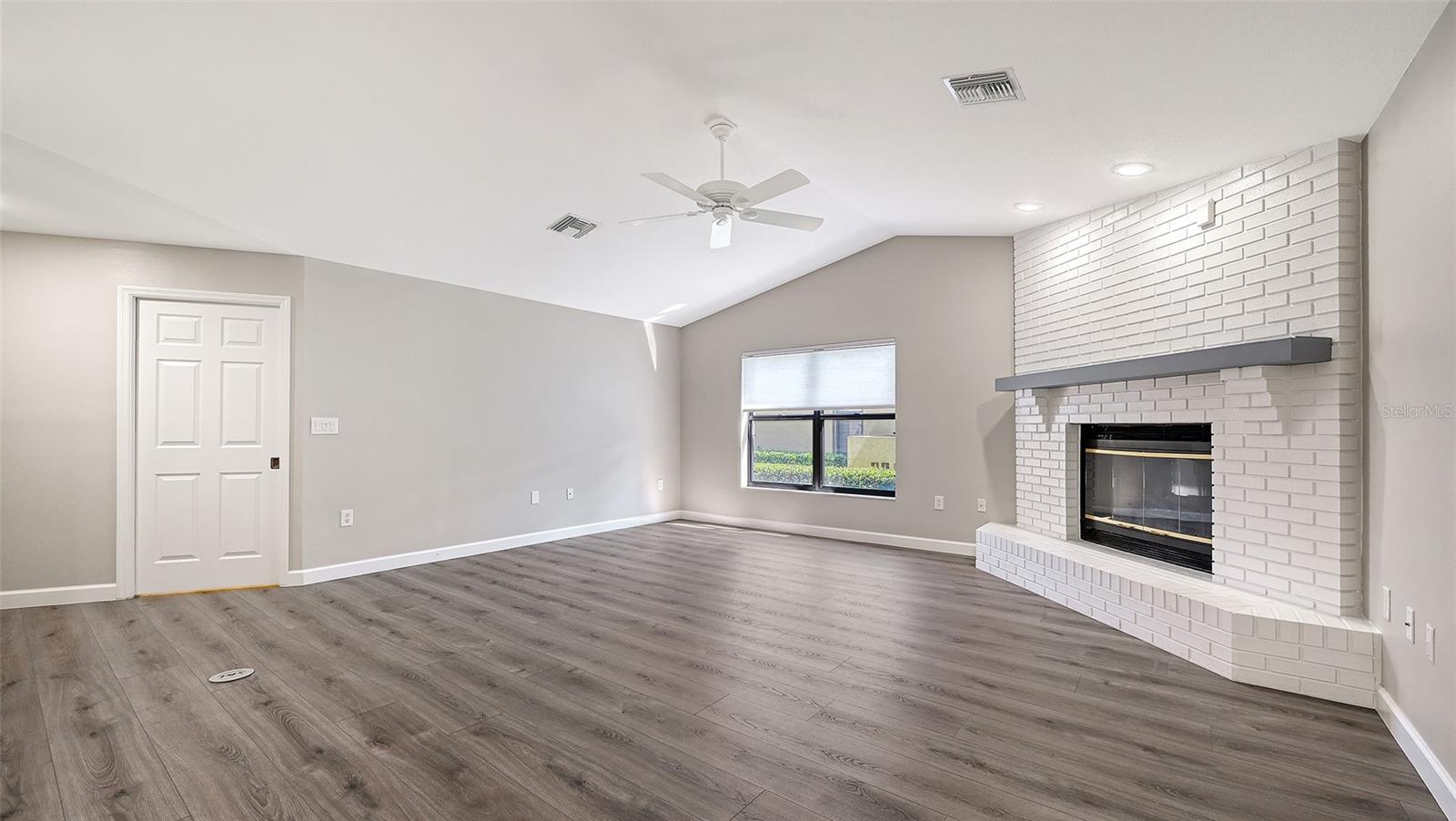 4409 OAK VIEW DR — photo 16