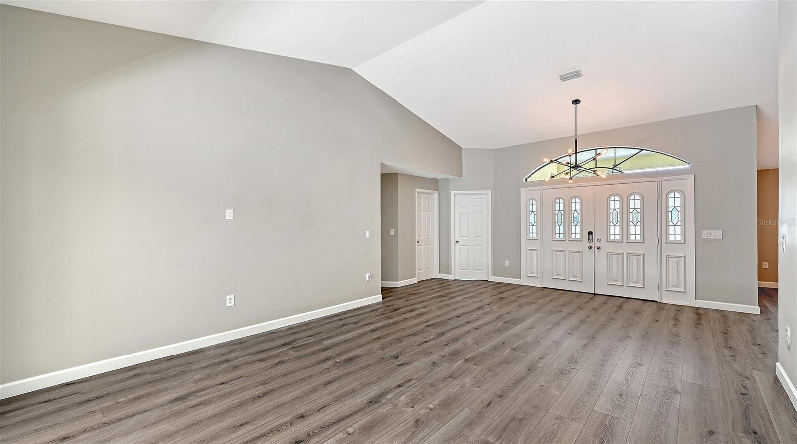 4409 OAK VIEW DR — photo 19