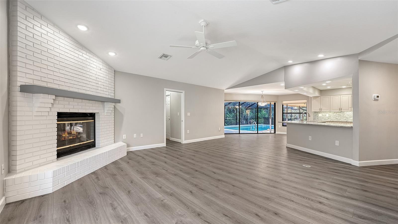 4409 OAK VIEW DR — photo 15