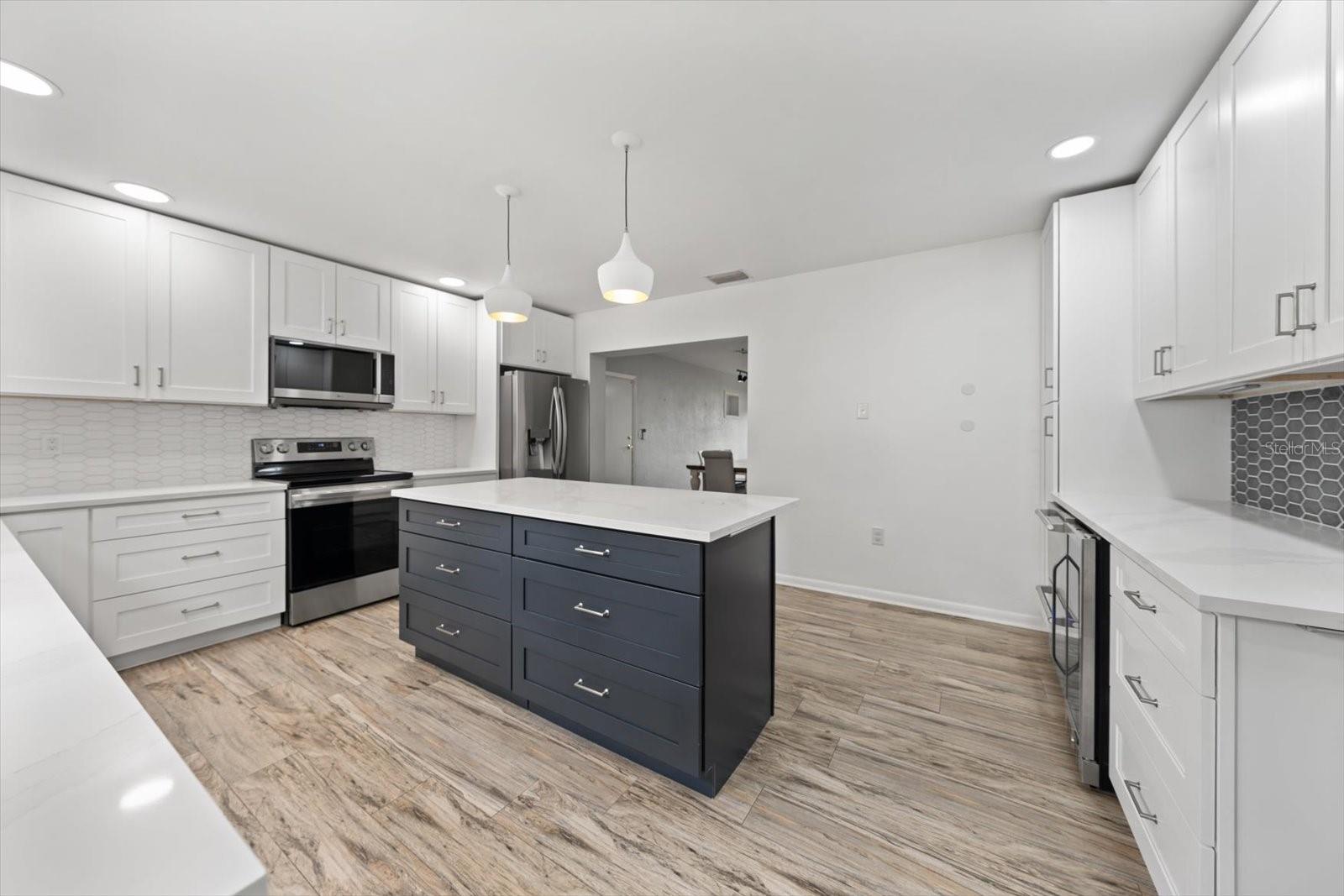220 UNION ST — photo 11