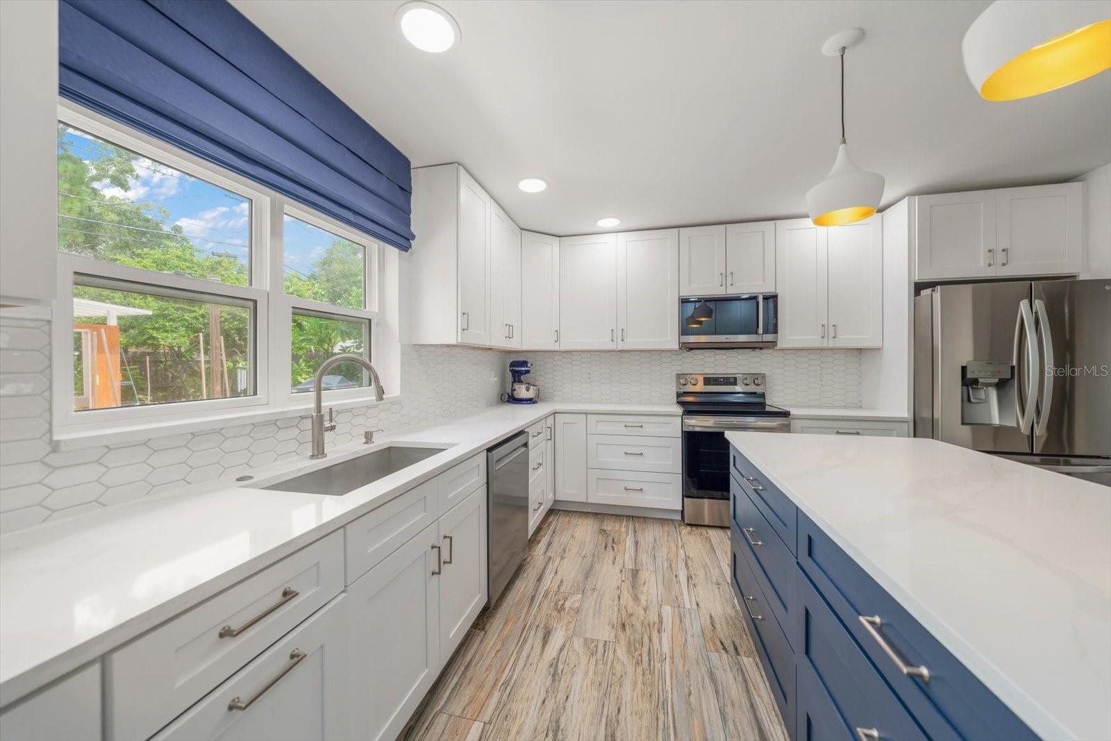 220 UNION ST — photo 12