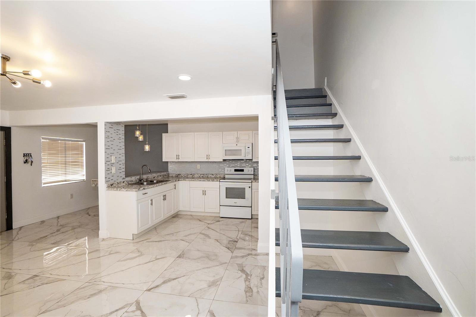 1828 BOUGH AVE #3 — photo 26