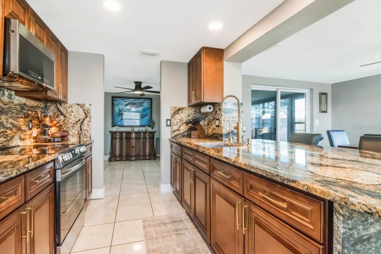 5735 MOSAIC DR — photo 17