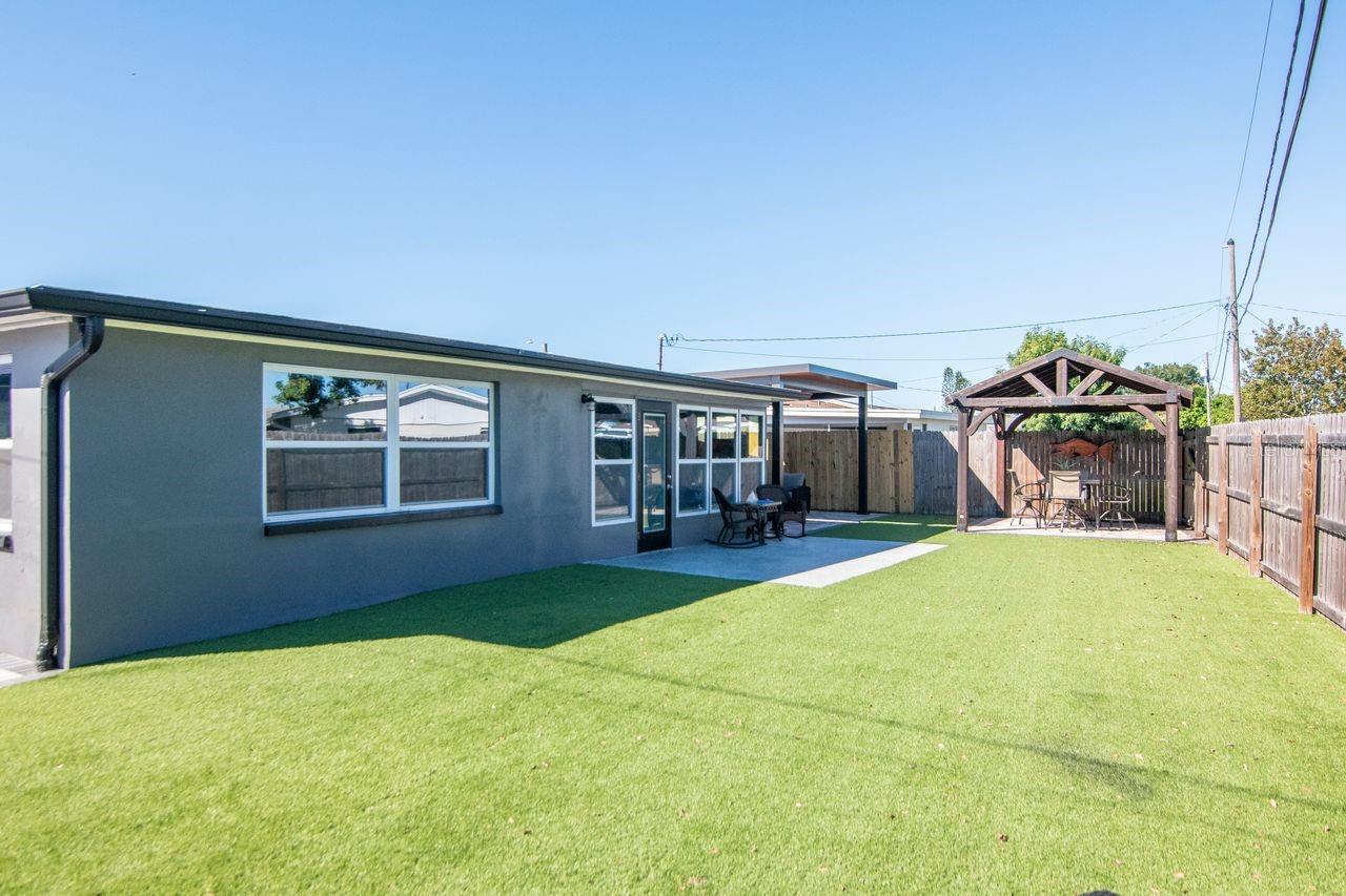 5735 MOSAIC DR — photo 13