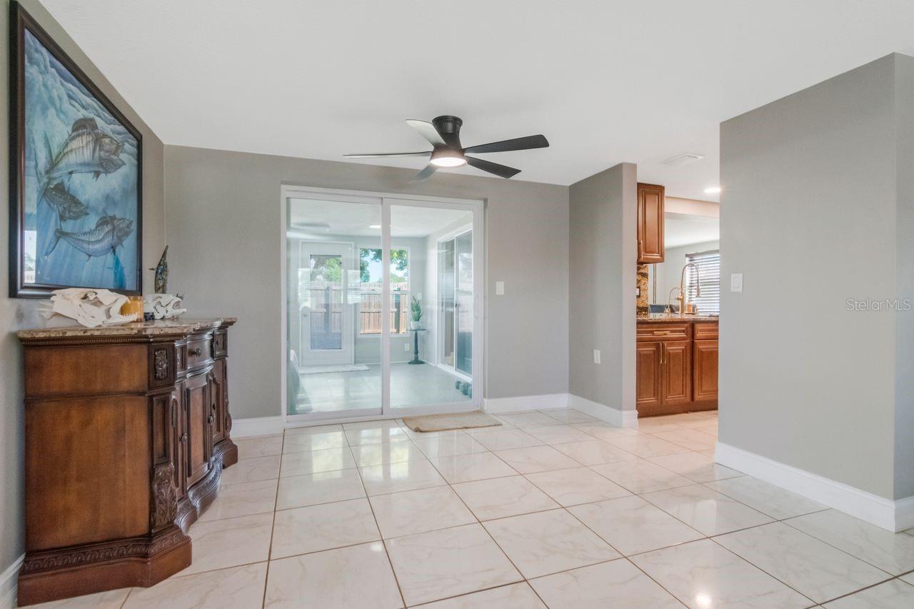 5735 MOSAIC DR — photo 34