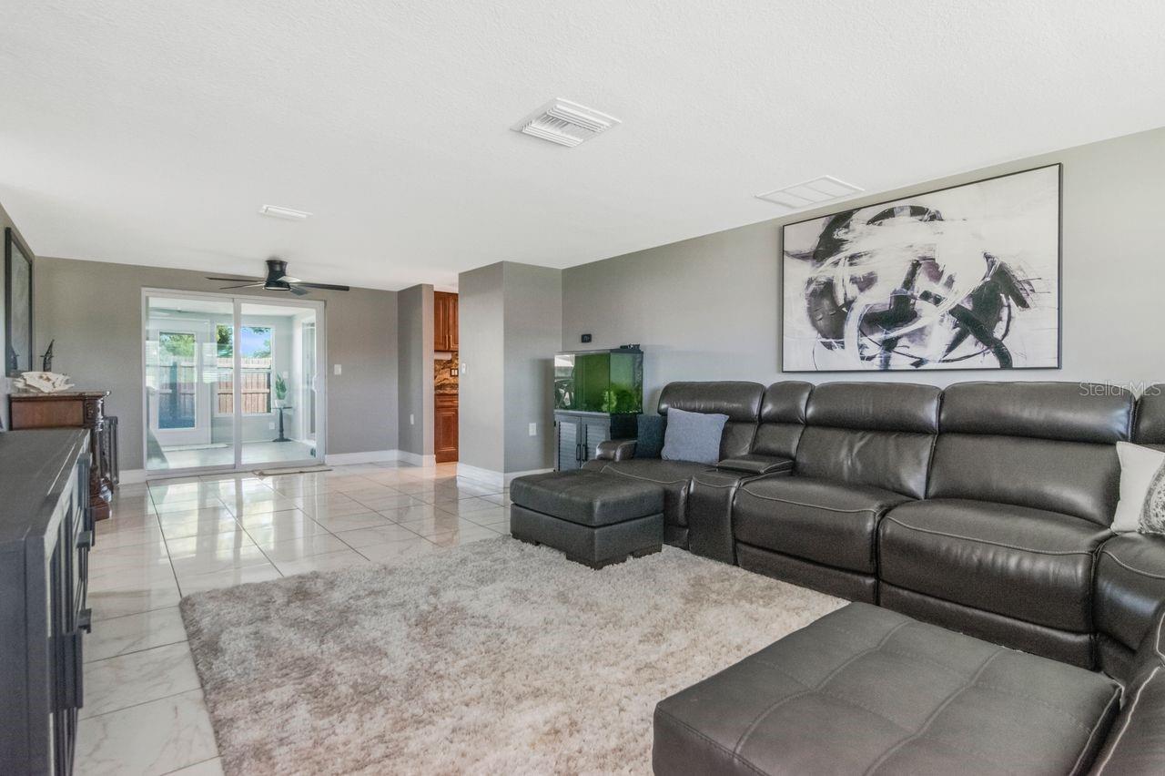 5735 MOSAIC DR — photo 33