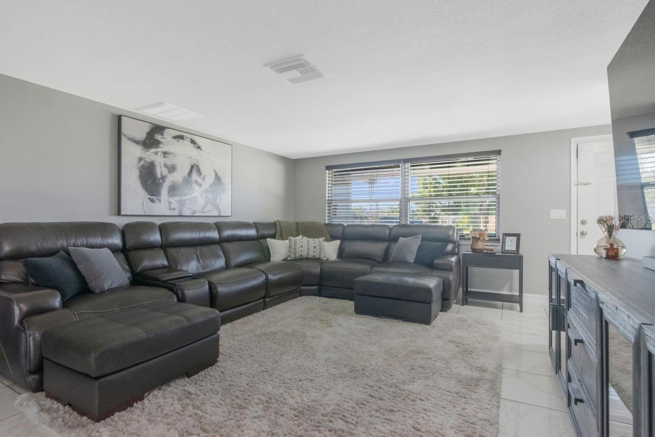 5735 MOSAIC DR — photo 31