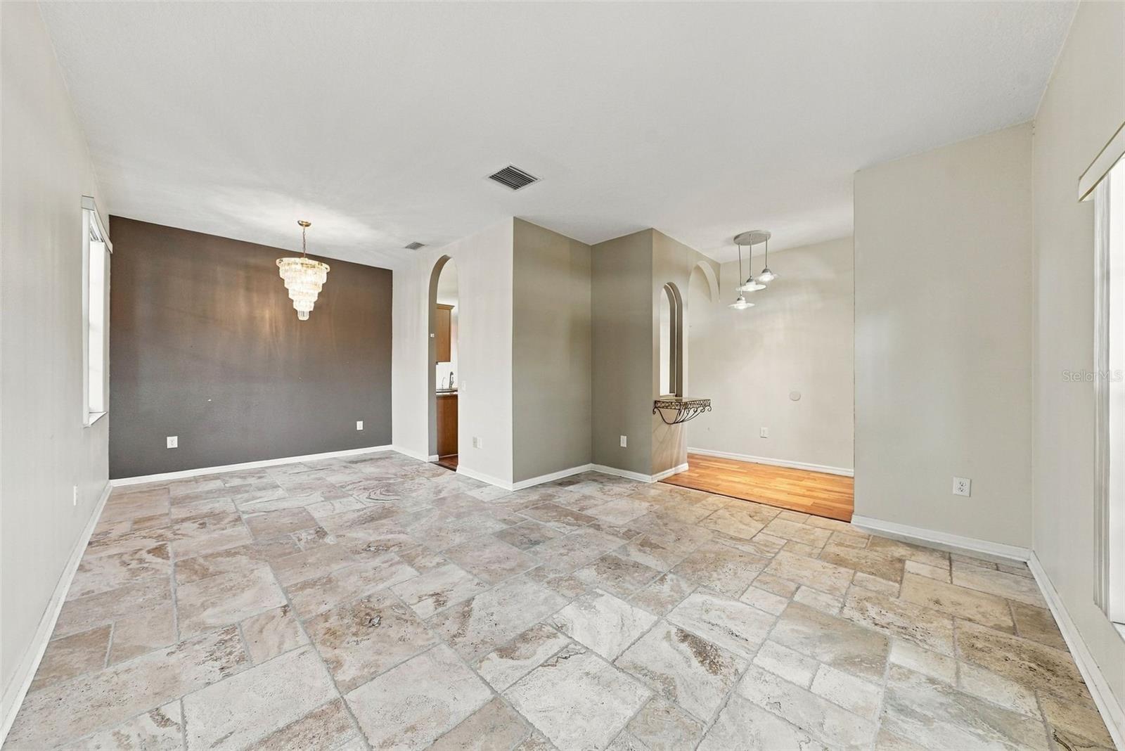 4421 TARKINGTON DR — photo 8